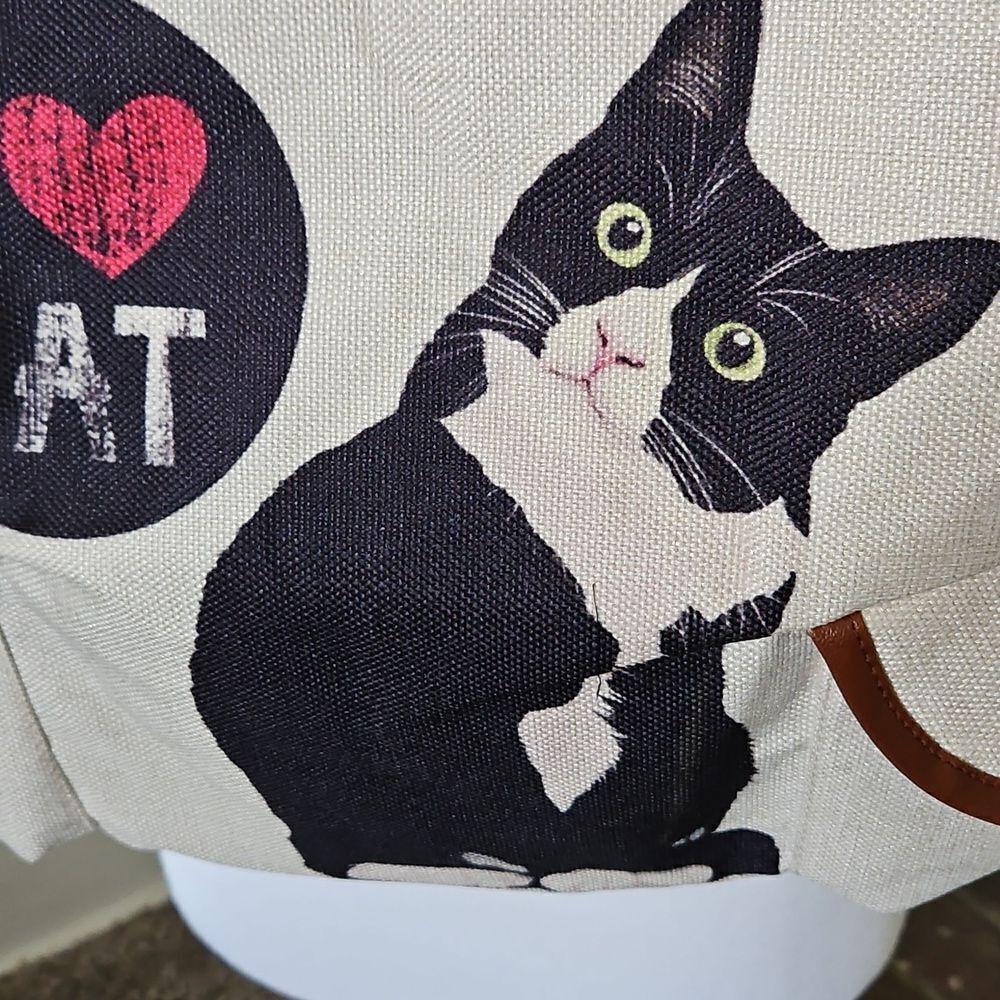 NWOT Backpack With Kitty Cat and Heart - Picture 2 of 8